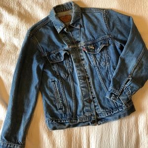 Vintage women’s Levi’s denim jean jacket